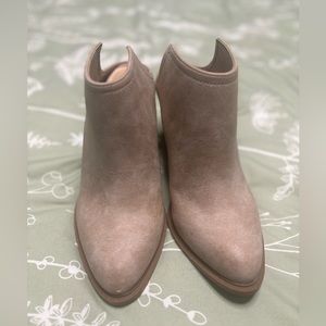 Tan shoes size 8